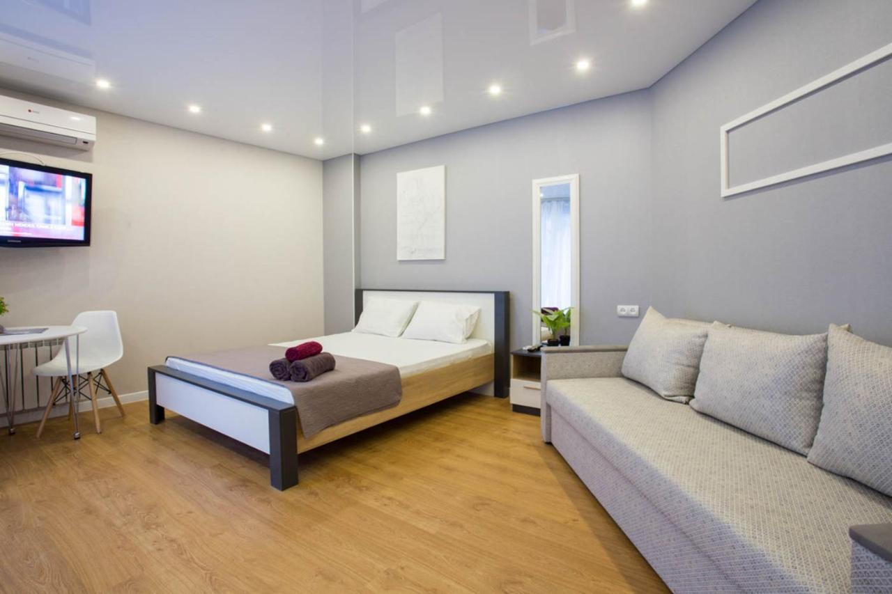 Studio Near Metro Yaroslava Mudroho, Universytet - Mykoly Khvylovoho Str 5-3 Charków Zewnętrze zdjęcie